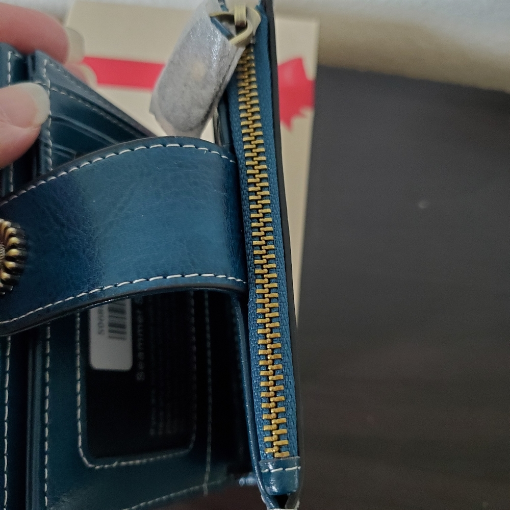 NIB Seammer Bifold Leather Wallet - Picture 5 of 9